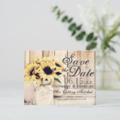 Rustic Sunflower Mason Jar Save the Date Briefkaar Aankondigingskaart (Staand voorkant)