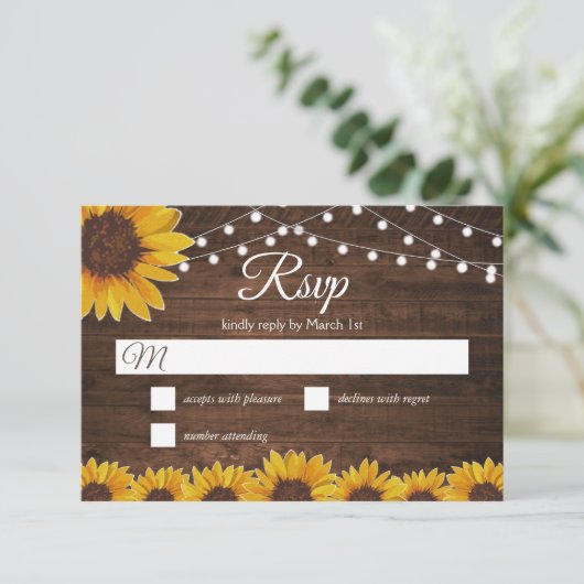 Rustic Sunflower String Lights Wedding RSVP Kaart (Staand voorkant)