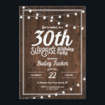 Rustic Surprise 30th Birthday Party Kaart<br><div class="desc">Deze rustige 30e verrassingsverjaardagsuitnodiging kenmerkt koordlichten op een donkere houtachtergrond. Klik de aanpassingsknoop voor meer flexibiliteit in het wijzigen van de tekst! De variaties van dit ontwerp, extra kleuren, evenals de coördinerende producten zijn beschikbaar in onze winkel, zazzle.com/doodlelulu*. Neem contact met ons op als je dit ontwerp op een specifiek...</div>