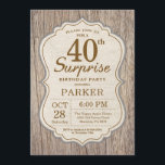 Rustic Surprise 40th Birthday Invitation Wood Kaart<br><div class="desc">Rustic Surprise 40th Birthday Invitation Wood Background Volwassenenfeest. Man Birthday Bash nodigt uit. 13e 16e 18e 21e 30e 40e 50e 60e 70e 90e 100e,  elke leeftijd. Voor verdere aanpassing,  te klikken gelieve de knoop "van de Aanpassing het"en ons ontwerphulpmiddel te gebruiken om deze sjabloon te wijzigen.</div>