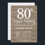 Rustic Surprise 80th Birthday Invitation Kaart<br><div class="desc">Rustic Surprise 80th Birthday Invitation. Rustic Wood Background Retro Birthday. Volwassen verjaardag. Mannen of vrouwen uitgenodigd. 13e 15e 16e 18e 21e 30e 40e 50e 60e 70e 90e 100e, elke leeftijd. Voor verdere aanpassing, te klikken gelieve de knoop "van de Aanpassing het"en ons ontwerphulpmiddel te gebruiken om deze sjabloon te wijzigen....</div>