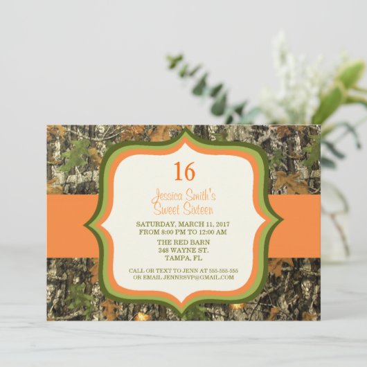 Rustic Sweet Sixteen Camo Birthday Uitnodiging (Staand voorkant)