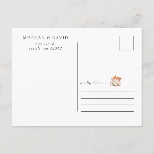 Rustic Terracotta Boho Pampas Arched Wedding Aankondigingskaart (Achterkant)