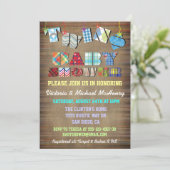 Rustic Twins Baby Boy Babydouche Uitnodigingen (Staand voorkant)