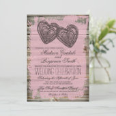 Rustic Two Hearts Barn Wood Pink Wedding Invites Kaart (Staand voorkant)