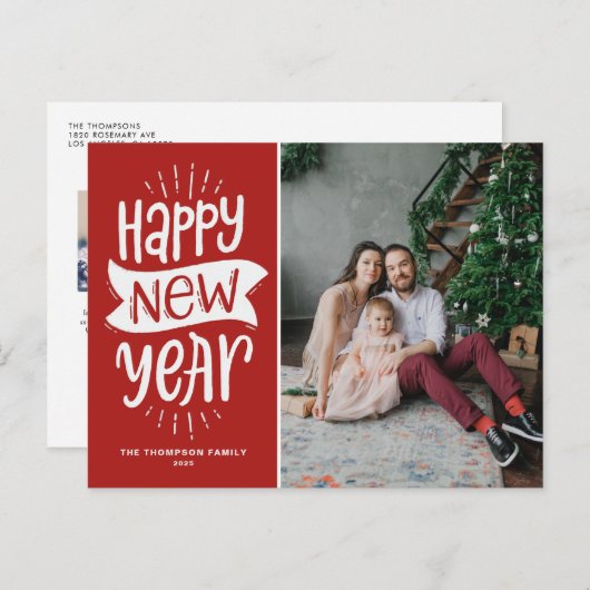 Rustic Typografie Red Happy Nieuwjaarsfoto Feestdagenkaart (Voorkant / Achterkant)