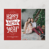 Rustic Typografie Red Happy Nieuwjaarsfoto Feestdagenkaart (Voorkant)