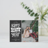 Rustic Typography Faux Chalkboard Happy New Year Feestdagenkaart (Staand voorkant)