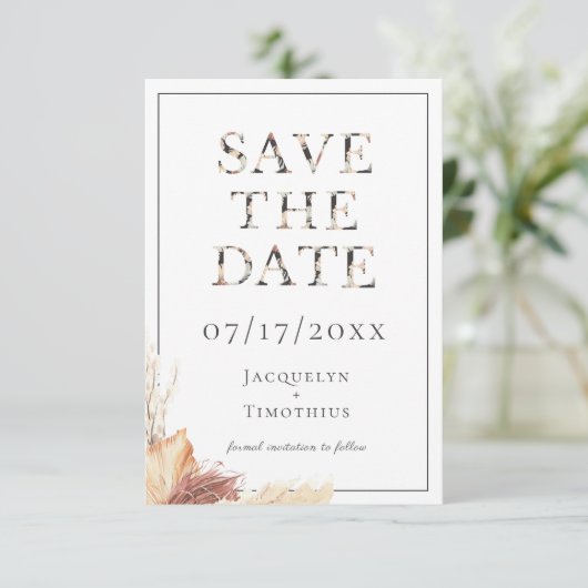 Rustic Typography Wedding Save the Date Kaart (Staand voorkant)