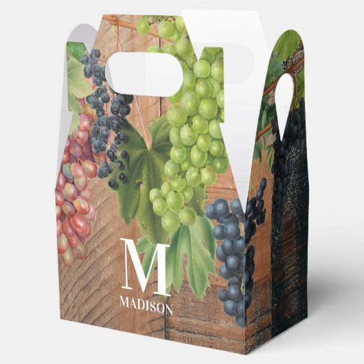 Rustic Vineyard Wood & Grapes Monogram Bedankdoosjes (Geopend)