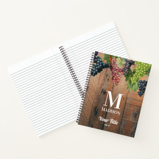 Rustic Vineyard Wood & Grapes Monogram Notitieboek (Binnen)