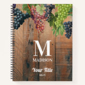 Rustic Vineyard Wood & Grapes Monogram Notitieboek (Voorkant)
