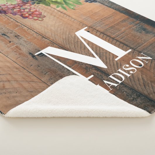 Rustic Vineyard Wood & Grapes Monogram Sherpa Deken (3/4)
