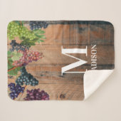 Rustic Vineyard Wood & Grapes Monogram Sherpa Deken (Voorkant (horizontaal))