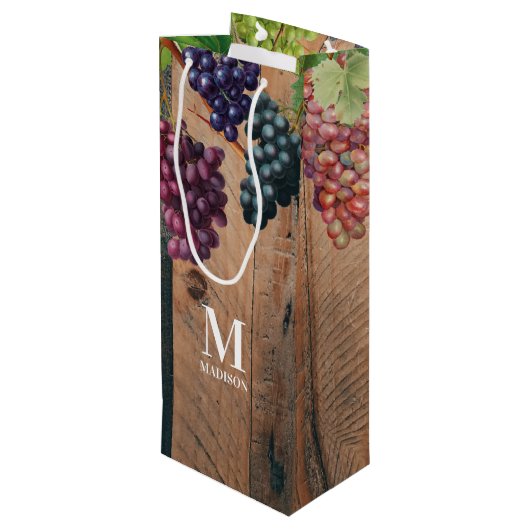 Rustic Vineyard Wood & Grapes Monogram Wijn Cadeautas (Achterkant Gekanteld)