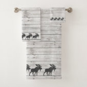 Rustic Walking Moose Wood Pattern Bad Handdoek (Insitu)