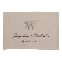 Rustic Warm Beige Monogram Names Pas getrouwd Wedd Kussensloop