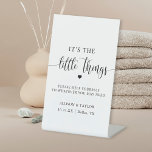 Rustic Wedding Bathroom Basket Reclamebord Met Voetstuk<br><div class="desc">Rustic Wedding Bathroom | Bathroom Basket</div>