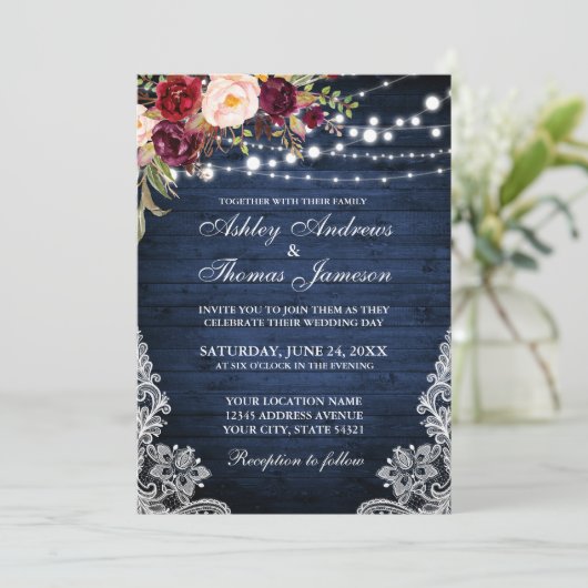 Rustic Wedding Blue Wood Lights Lace Floral Invite Kaart (Staand voorkant)