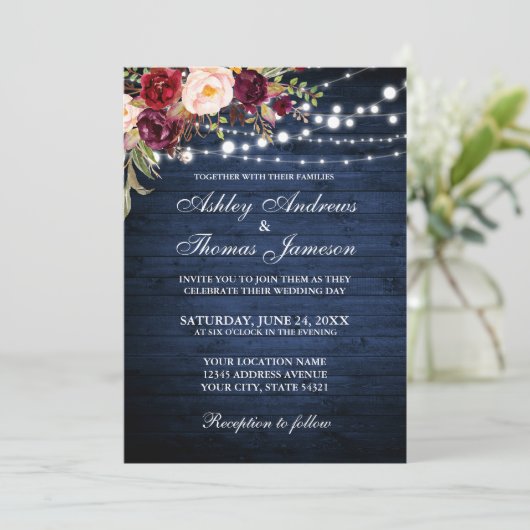 Rustic Wedding Burgundy Floral Blue Wood Lichten Kaart (Staand voorkant)