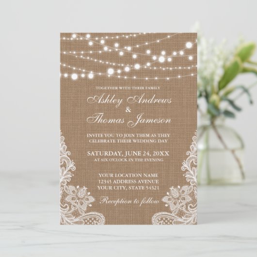 Rustic Wedding Burlap String Lights Lace Invite Kaart (Staand voorkant)