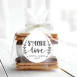 Rustic Wedding S'more Love Favor Ronde Sticker<br><div class="desc">Deze mooie stickers zijn ideaal voor baby showers,  voor vrijgezellenfeesten,  voor verjaardagsfeestjes en bruiloften. Bekijk het hele collectie voor meer overeenkomende objecten!</div>