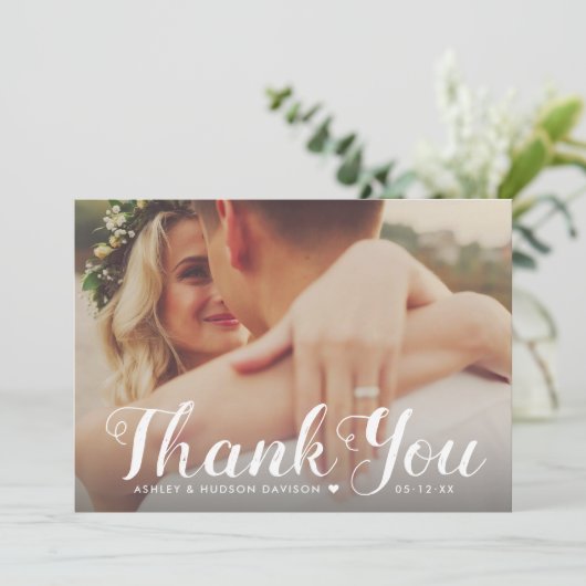 Rustic White Brushed Script Weddenfoto Bedankkaart (Staand voorkant)