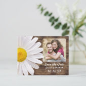Rustic White Daisy Wood Foto bruiloft Opslagdatum Aankondigingskaart (Staand voorkant)