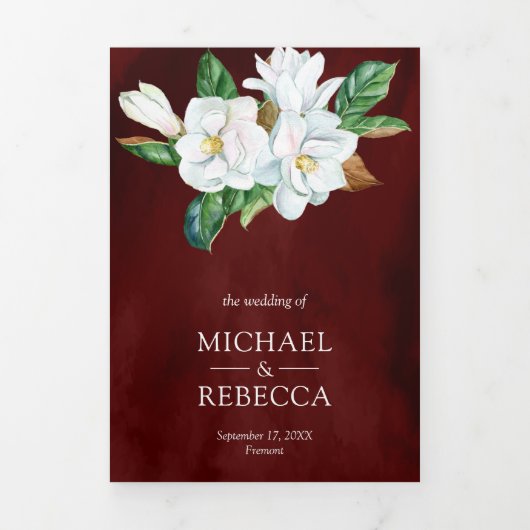 Rustic White Magnolia Floral Burgundy Wedding Drieluik Uitnodiging (Cover)