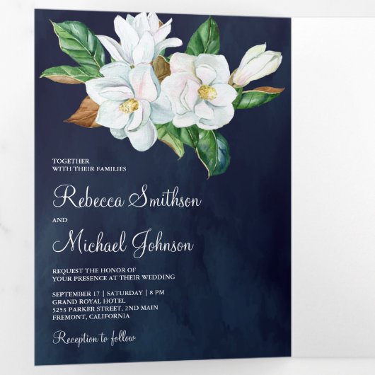 Rustic White Magnolia Floral Navy Blue Wedding Drieluik Uitnodiging (Binnenzijde eerst)