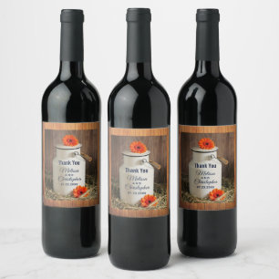 Rustic White Milk Jug met Flowers Dank je Wijn Etiket