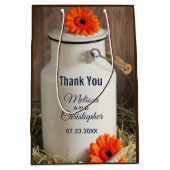 Rustic White Milk Jug met Flowers Wedding Medium Cadeauzakje (Voorkant)
