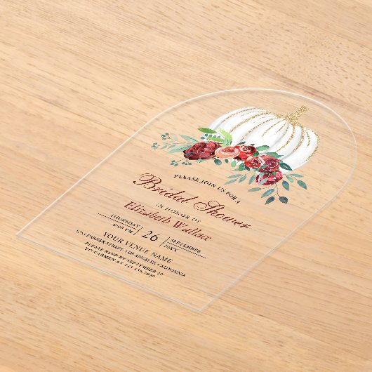 Rustic White Pumpkin Burgundy Floral Bridal Shower Acryl Uitnodigingen (Laagn)