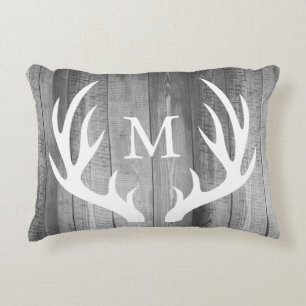 Rustic White Silhouette Buck Antlers & Grey Wood Accent Kussen