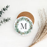 Rustic Winter Greenery Monogram Initiaal Wreath Zandsteen Onderzetter<br><div class="desc">Het ontwerp van de Elegant vakantiezandsteen voor een drankenkust is voorzien van een rustige kreet van de winterse waterverf greenery die een familie-/achternaam-monogram-initiaal vormt. Omvat een witte achtergrondkleur.</div>