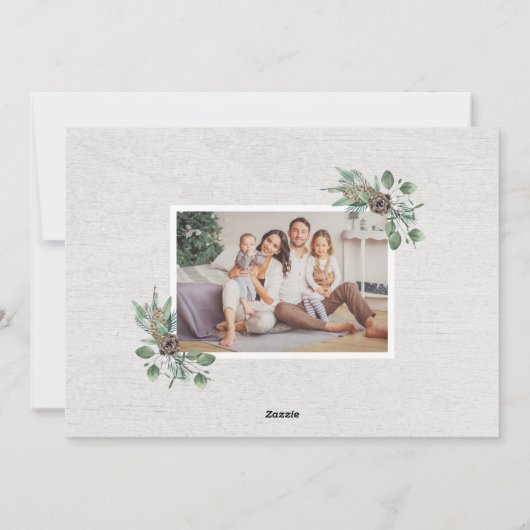 Rustic Winter Greenery White Wood Foto Feestdagenkaart (Achterkant)