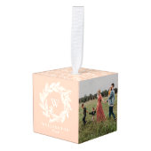 Rustic Winter Wreath Monogram Blush Foto Decoratie (Voorkant hoekig)