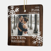 Rustic Wood 1 Kerstmis Mr. & Mrs Foto Keramisch Ornament (Links)