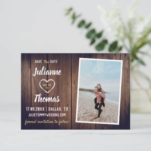 Rustic Wood Aangepaste foto Elegant Wedding Save The Date (Staand voorkant)
