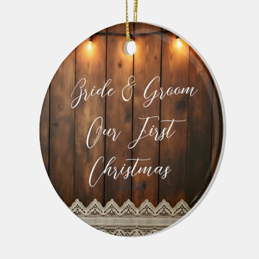 Rustic Wood and Lace Wedding First Christmas Keramisch Ornament (Links)