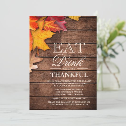 Rustic Wood Autumn Maple Thanksgiving Dinner Party Kaart (Staand voorkant)