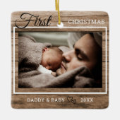 Rustic Wood Baby's eerste kerstfoto Keramisch Ornament (Voorkant)