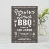 Rustic Wood BBQ Rehearsal Dinner Invitation RWC Kaart (Staand voorkant)