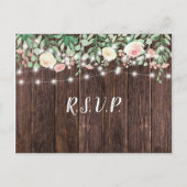 Rustic Wood Blush Floral Lights bruiloft rsvp Uitnodiging Briefkaart (Voorkant)