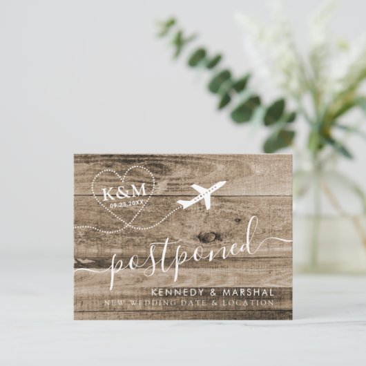 Rustic Wood Board hercheduled Beach Wedding Rustic Aankondigingskaart (Staand voorkant)