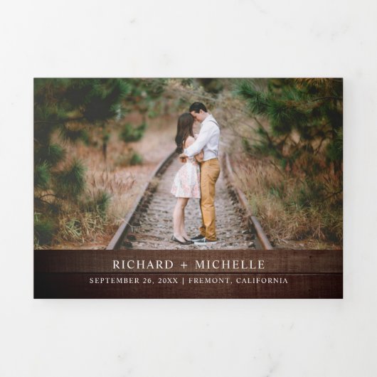 Rustic Wood Buck en Doe Romantische Herten Huwelij Drieluik Uitnodiging (Cover)