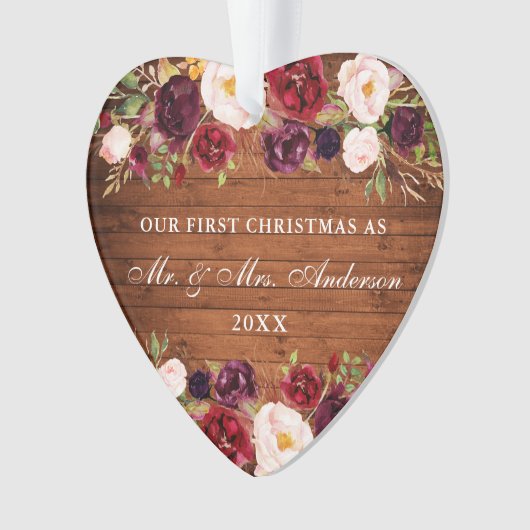 Rustic Wood Burgundy Floral eerste Kerstmis Ornament (voorkant)
