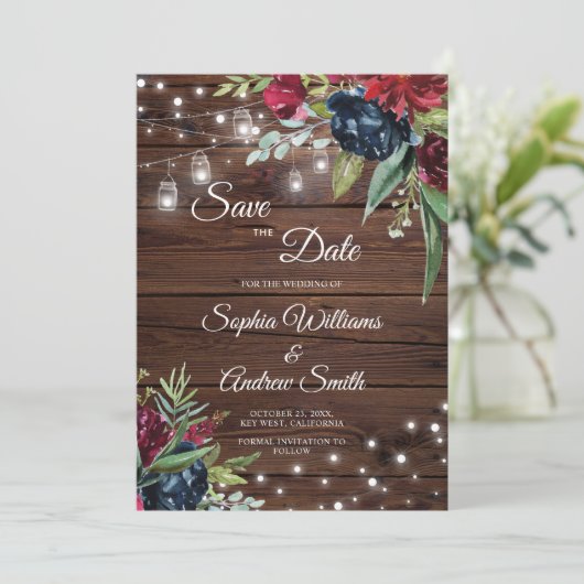 Rustic Wood Burgundy Floral heeft de datum opgesla Save The Date (Staand voorkant)