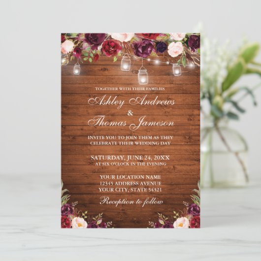 Rustic Wood Burgundy Floral Licht Foto Weddenschap Kaart (Staand voorkant)