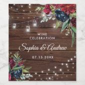 Rustic Wood Burgundy Floral Lights Wedding Wijn Etiket (Enkel label)